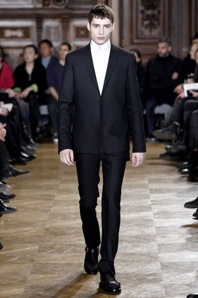 Look 23